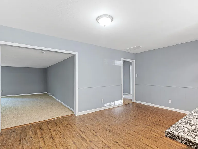 10502 Royal Oaks Dr — Photo 16
