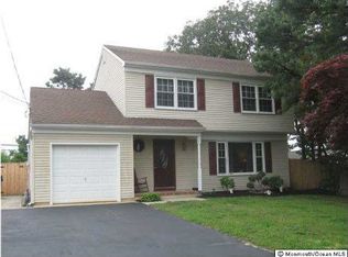 16 Glen Rd, Brick, NJ 08723