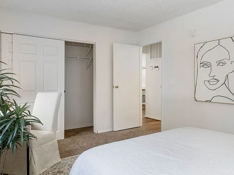 Deerfield Estates - First Months Rent FREE *Select Units Only* — Photo 28