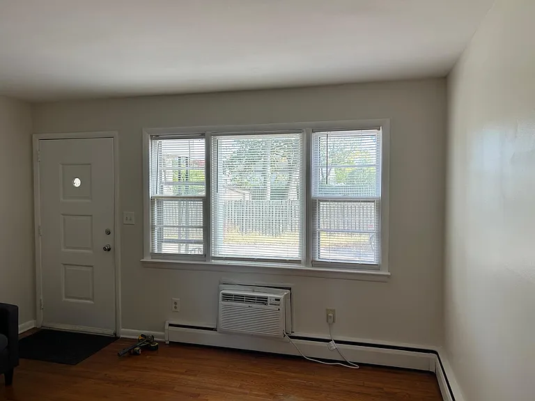 355 Plainfield Ave #B04 — Photo 4