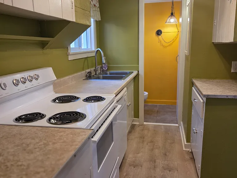 2525 S Higgins Ave — Photo 8