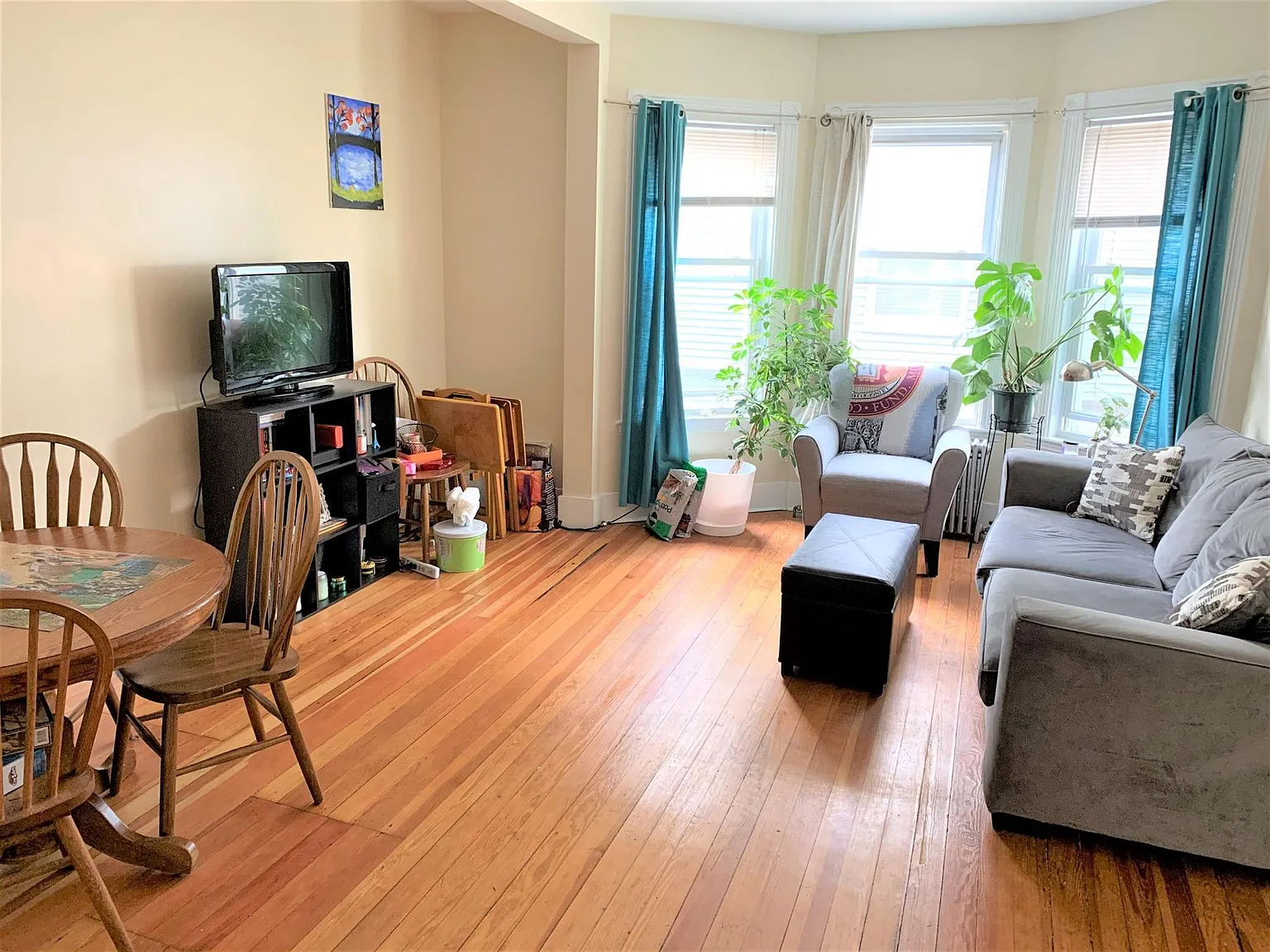 3 bed, 1100 sqft, $3,300 — Photo 2