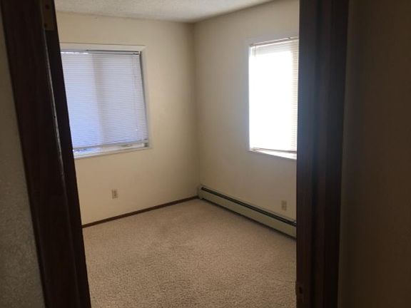 5th image of 303 S Grant St APT 3