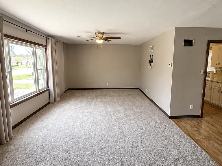 5908 E Avalon Rd — Photo 3