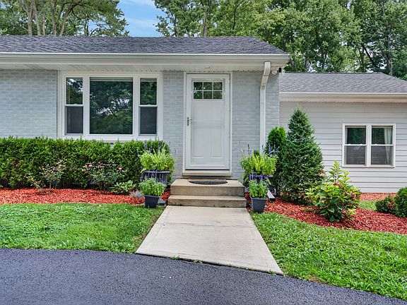 4th image of 15776 W Woodbine Cir