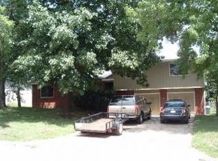 3710 S Fort Ave, Springfield, MO 65807