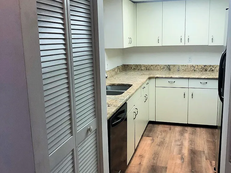 6024 Timberwood Cir #220 — Photo 6
