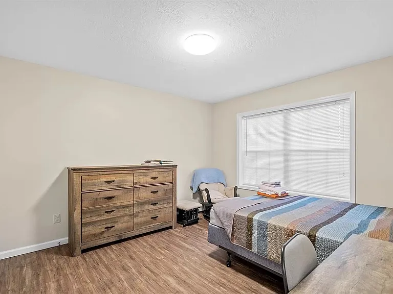 127 Birdseye View Dr #B — Photo 5