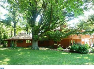 215 Hooten Rd, Mount Laurel, NJ 08054