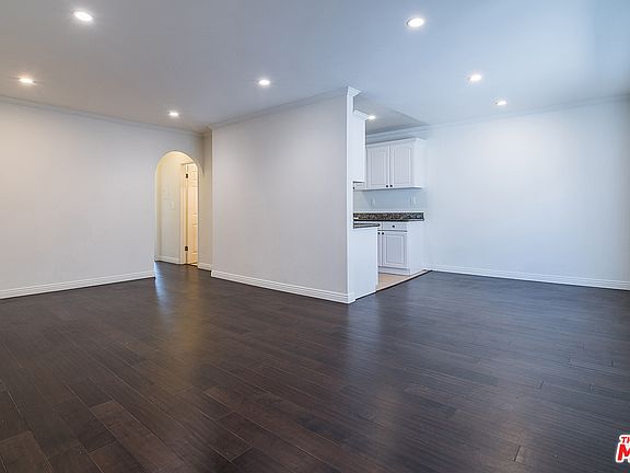 4th image of 1112 N Olive Dr APT 7