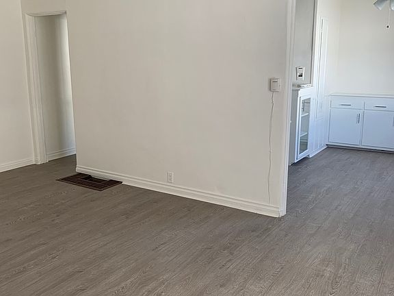 3rd image of 1250-1258 N Orange Grove Ave #1252