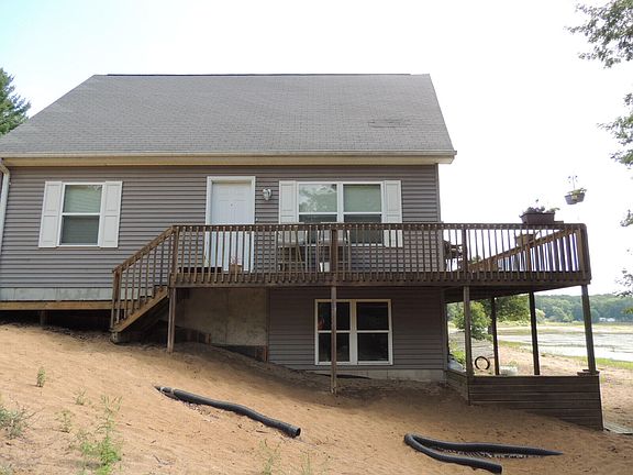 3rd image of 4796 Round Lake Dr