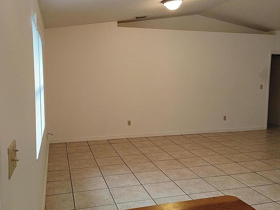 3rd image of 210 Lado Ln S
