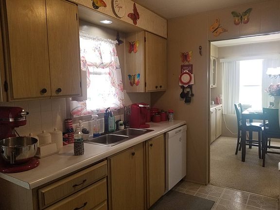 5th image of 171 Jeff St