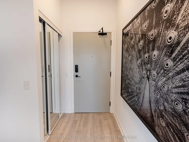 5105 Hurontario St #Penthouse 6 — Photo 5