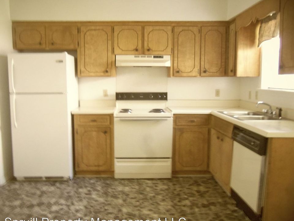 2nd image of 150 Yellow Jacket Dr APT 2