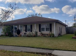 754 Glencove Ln, Gretna, LA 70056