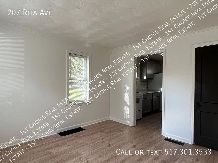 Remodeled 2-Bdr 1-Bth House W/ Office/Playroom — Photo 2