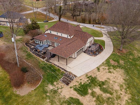 3rd image of 102 Rosebud Cir