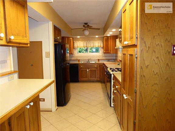 3rd image of 11807 E 53rd St