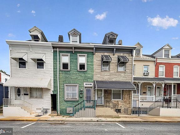 2nd image of 1557 Moss St