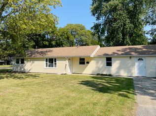 915 Hammond Ave, Aurora, IL 60506