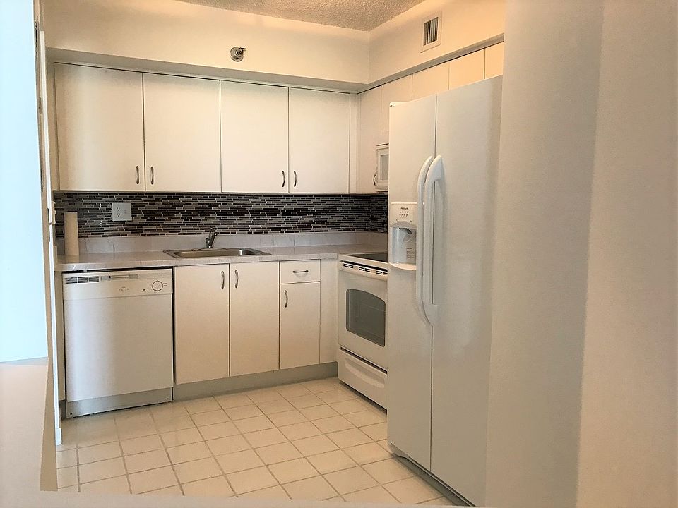 1st image of 3300 NE 191st St APT 1404