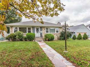 88 Wedgewood Ave, Woodbridge, NJ 07095