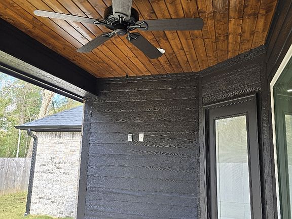 4th image of 910 Alex Dr