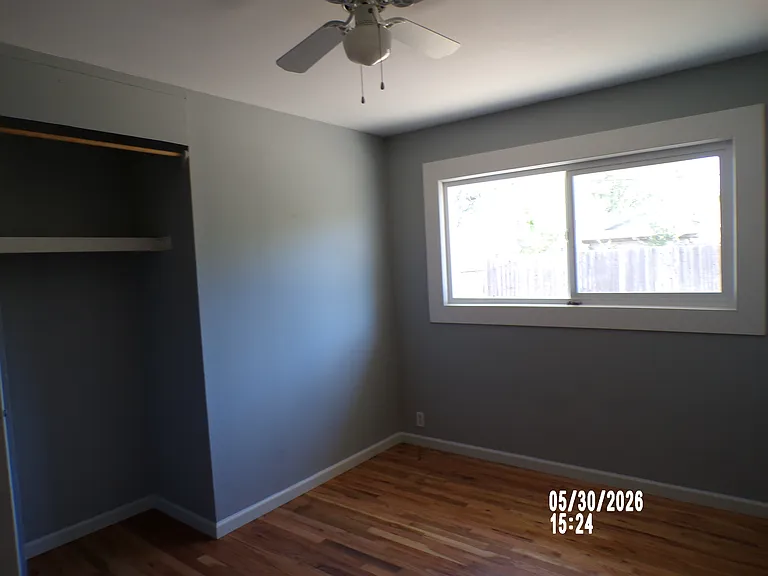 1137 Florence Ave — Photo 9