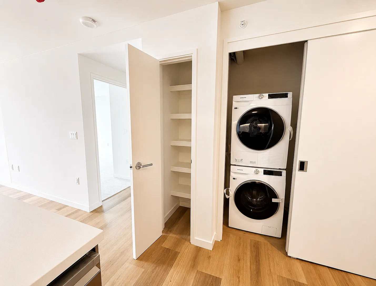 2 bed, 847 sqft, $4,150 — Photo 4