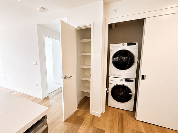 4th image of 1500 Rycroft St #4214