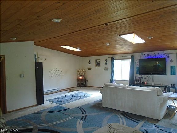 3rd image of 48328 Allegheny Trl