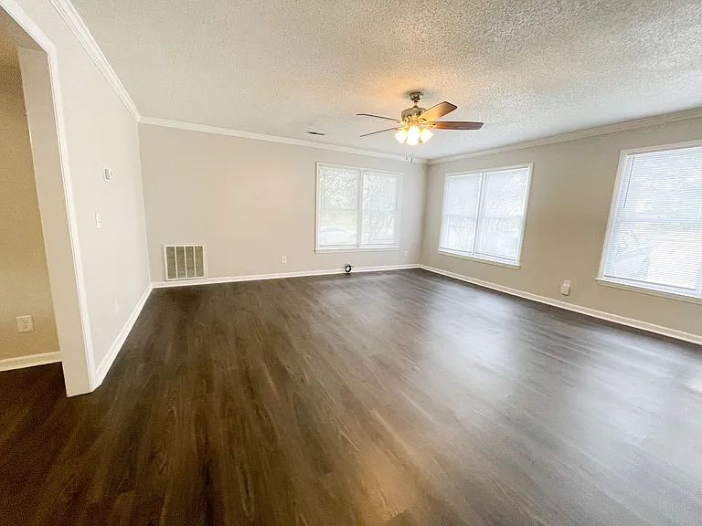 1511 Kathleen Dr — Photo 5