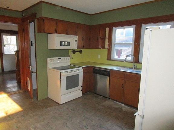 5th image of 90 Burdick Ave