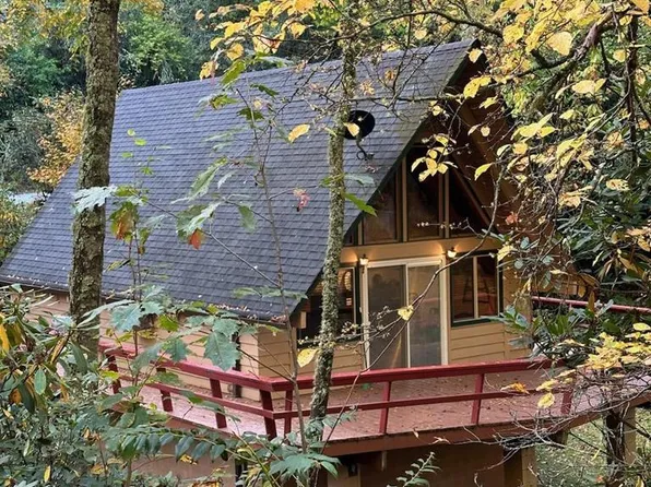 5333 Cedar Creek Road, Glenville, NC 28736