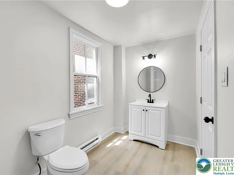 128 W Fairview St — Photo 23