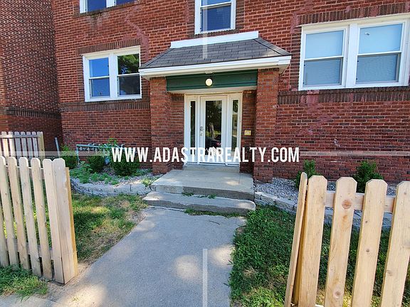2nd image of 1123-1125 W 40th St #2E