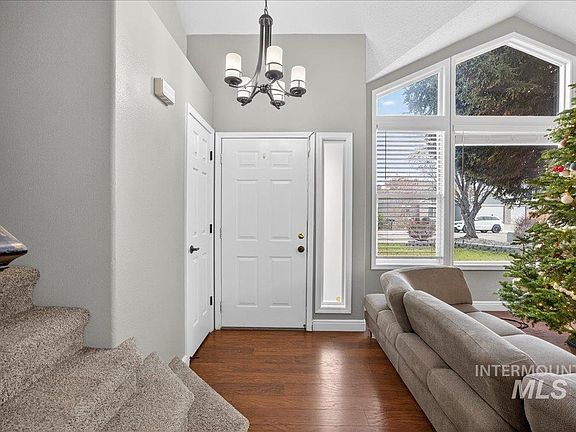 4th image of 1149 N Watson Way
