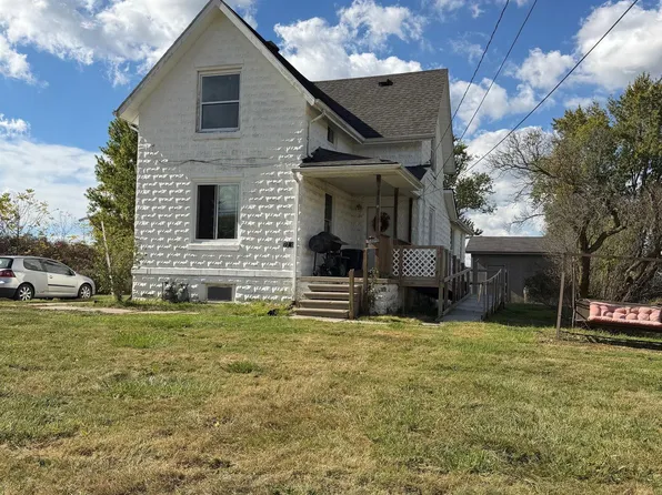 7742 River Rd, Cottrellville, MI 48039