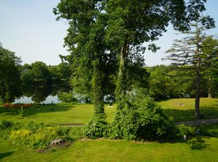 102 Dutcher St, Hopedale, MA 01747