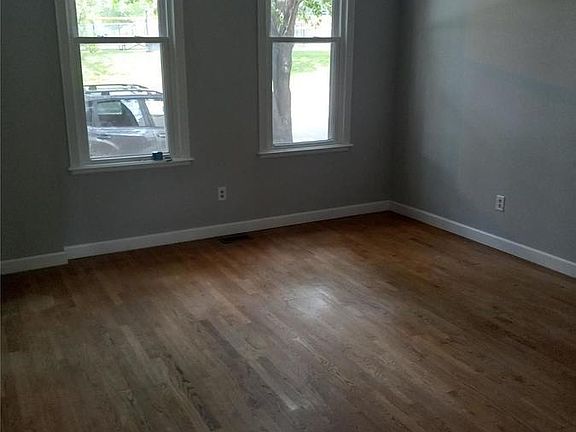4th image of 1526 Menard St