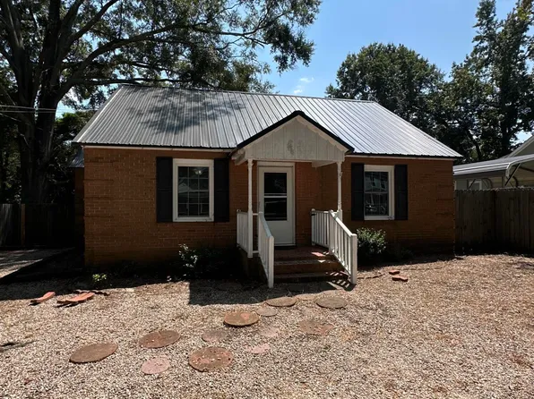 209 W Sycamore St, Zebulon, NC 27597