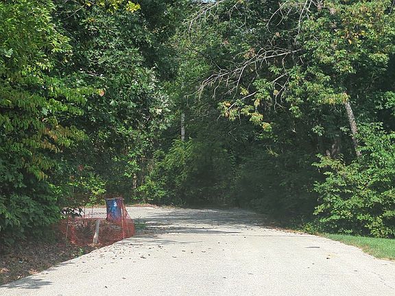 5th image of 4 Vicksburg Dr