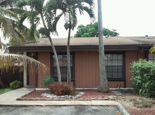 2350 Pecan Ct, Pembroke Pines, FL 33026