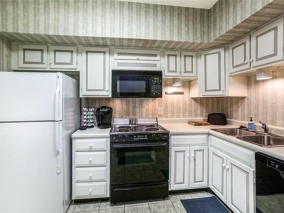 5th image of 1750 Saint Charles Ave APT 521