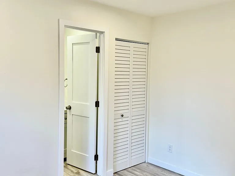 220 E Sunset Way #6 — Photo 12