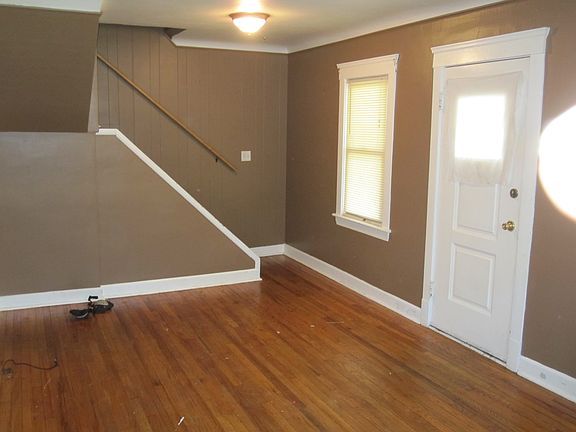 3rd image of 5402 Bradley Ave
