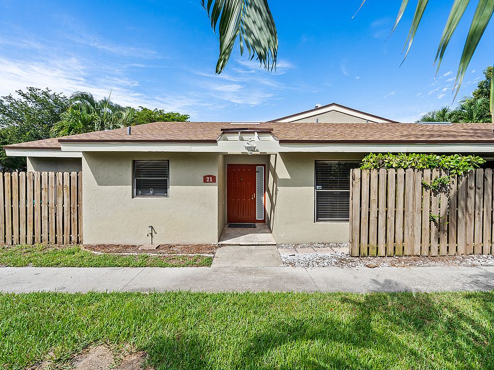2 Bedroom 2 Bath ONE STORY VILLA for Rent