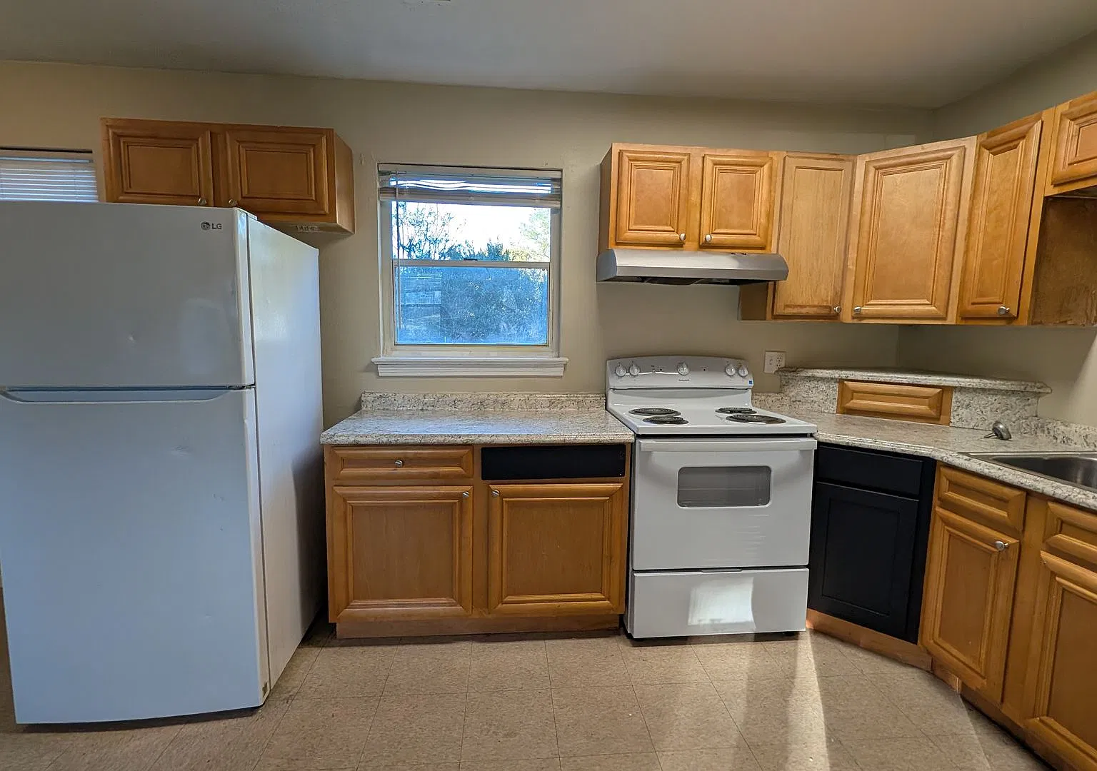 239 Aquamarine Pensacola, Fl 32505 | Move In Special: Half Off First Full Month Of Rent — Photo 4